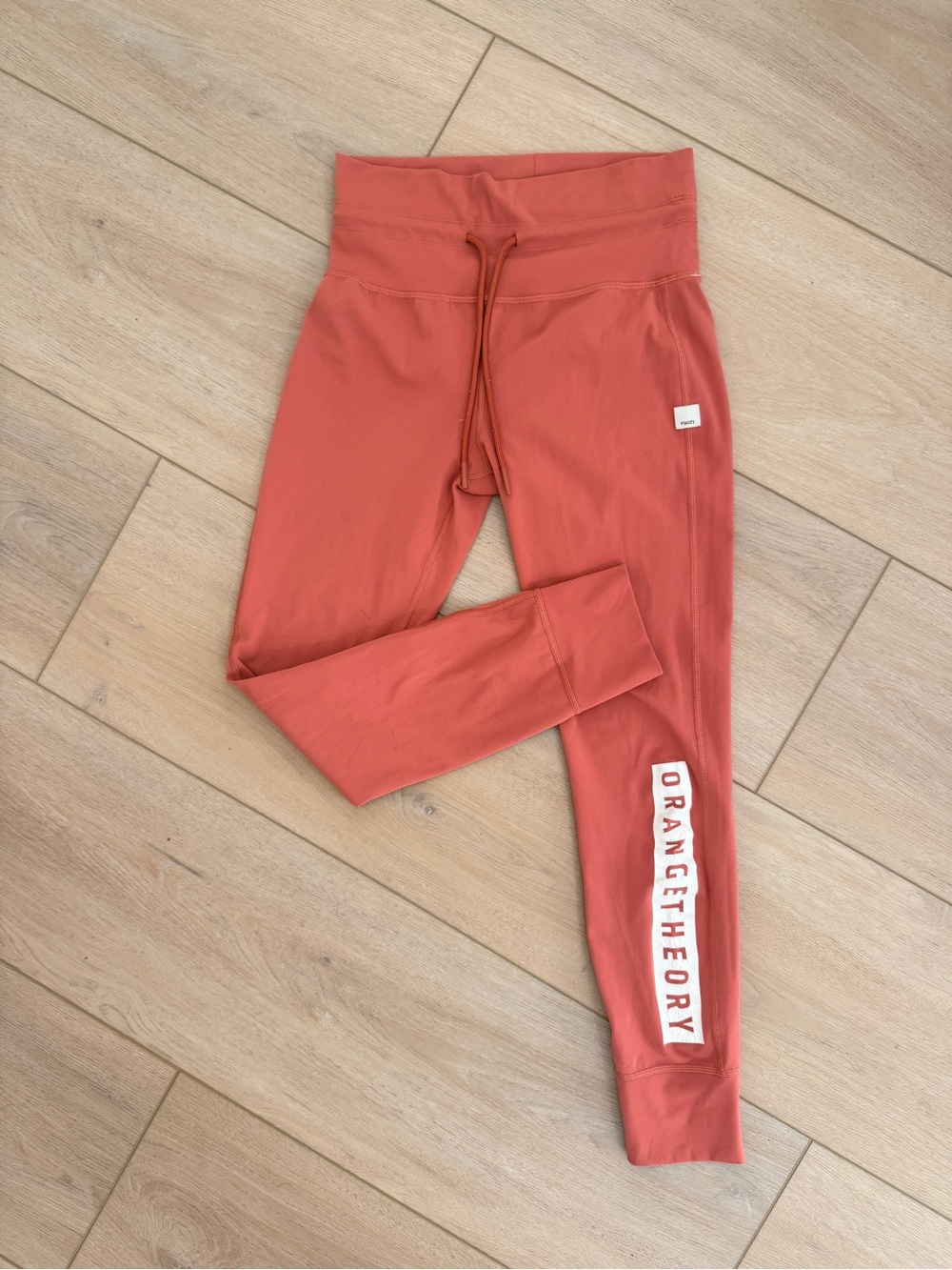 Vuori x Orangetheory Daily Legging VW323 Women's Small Rust Cuffed Drawstring